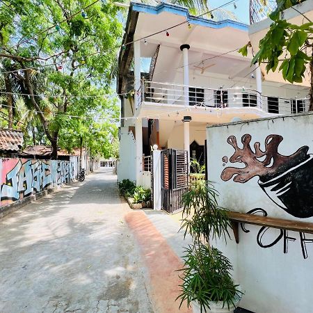 Sea Rock Beach Hotel Arugam Bay Exterior photo